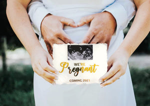 Pregnancy announcement plaque